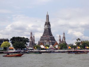 1199px-Wat_Arun_03-2012-01